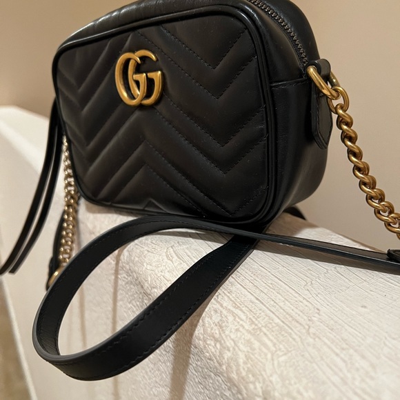 Gucci Marmont Shoulder Bag - Picture 3 of 10